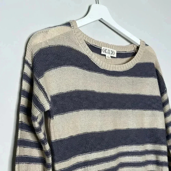 Pink Rose Gray Stripped Knit Sweater - Picture 5 of 8